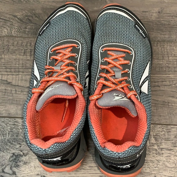 Altra Women's Lone Peak 2.5 Trail Running Shoe Sz 9.5M - Picture 9 of 11